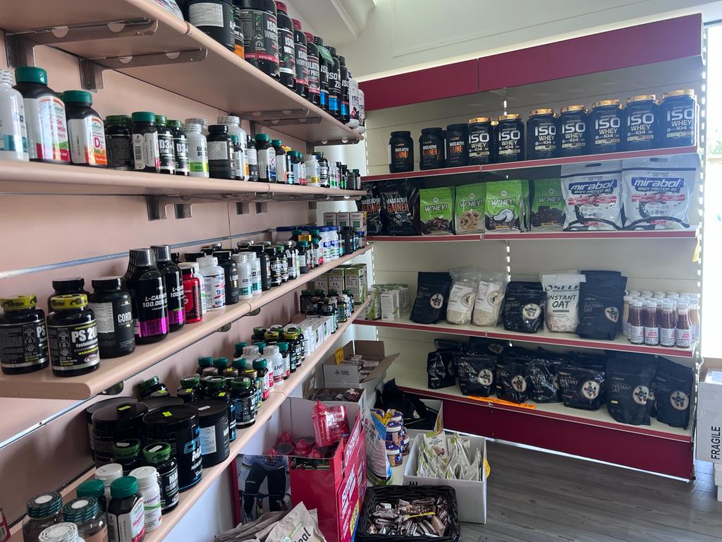 Interni negozio FITNESSMANIA Isola Sacra